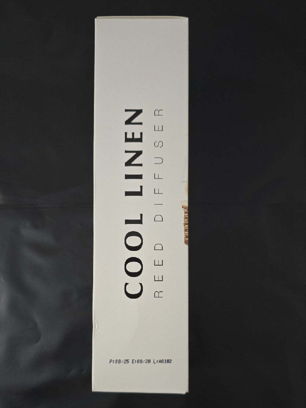 Alya Cool Linen Reed Diffuser - Picture 2 of 4